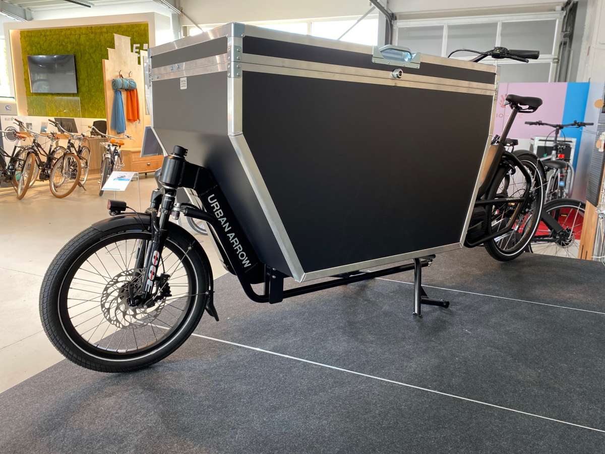 Urban Arrow Flatbed XL Cargo Line inklusive Flightcase XL Cargo